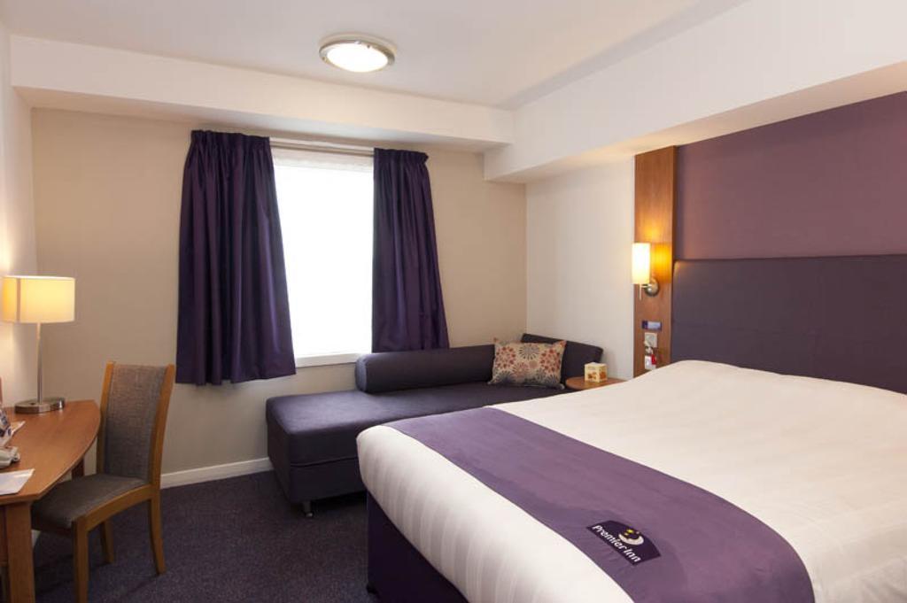 Premier Inn Клактон-он-Си Экстерьер фото