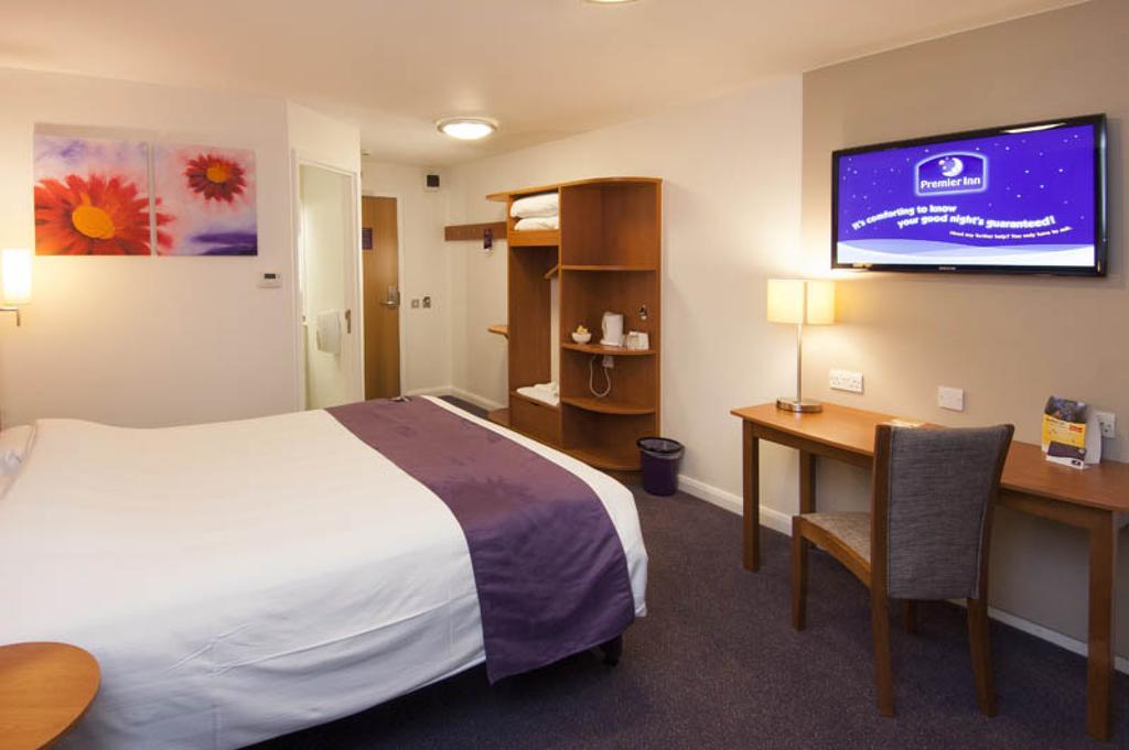 Premier Inn Клактон-он-Си Экстерьер фото