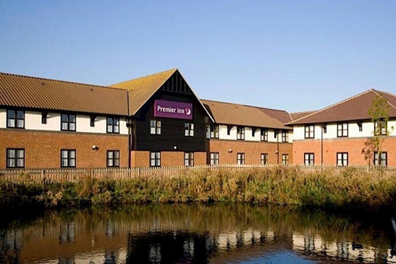 Premier Inn Клактон-он-Си Экстерьер фото