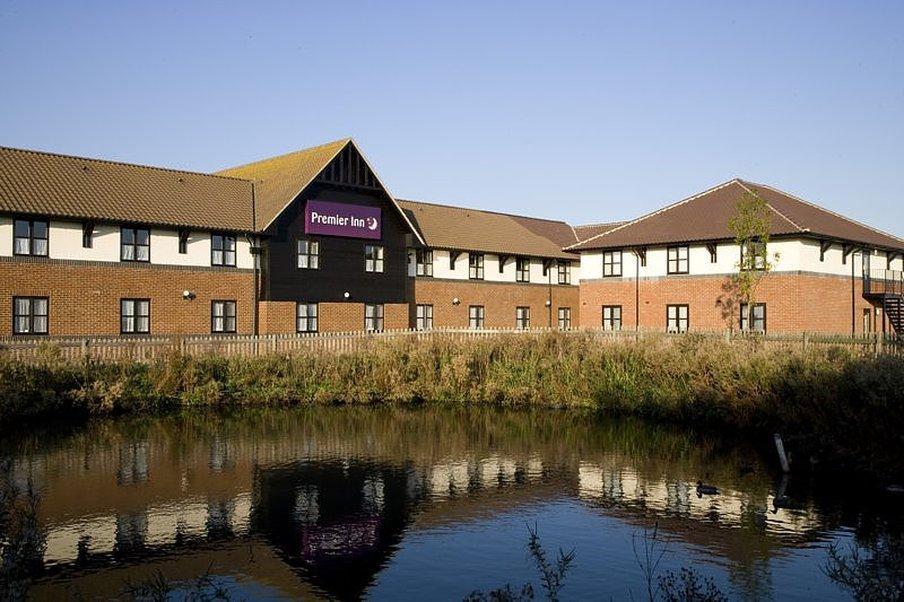 Premier Inn Клактон-он-Си Экстерьер фото
