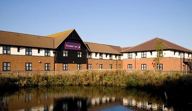 Premier Inn Клактон-он-Си Экстерьер фото